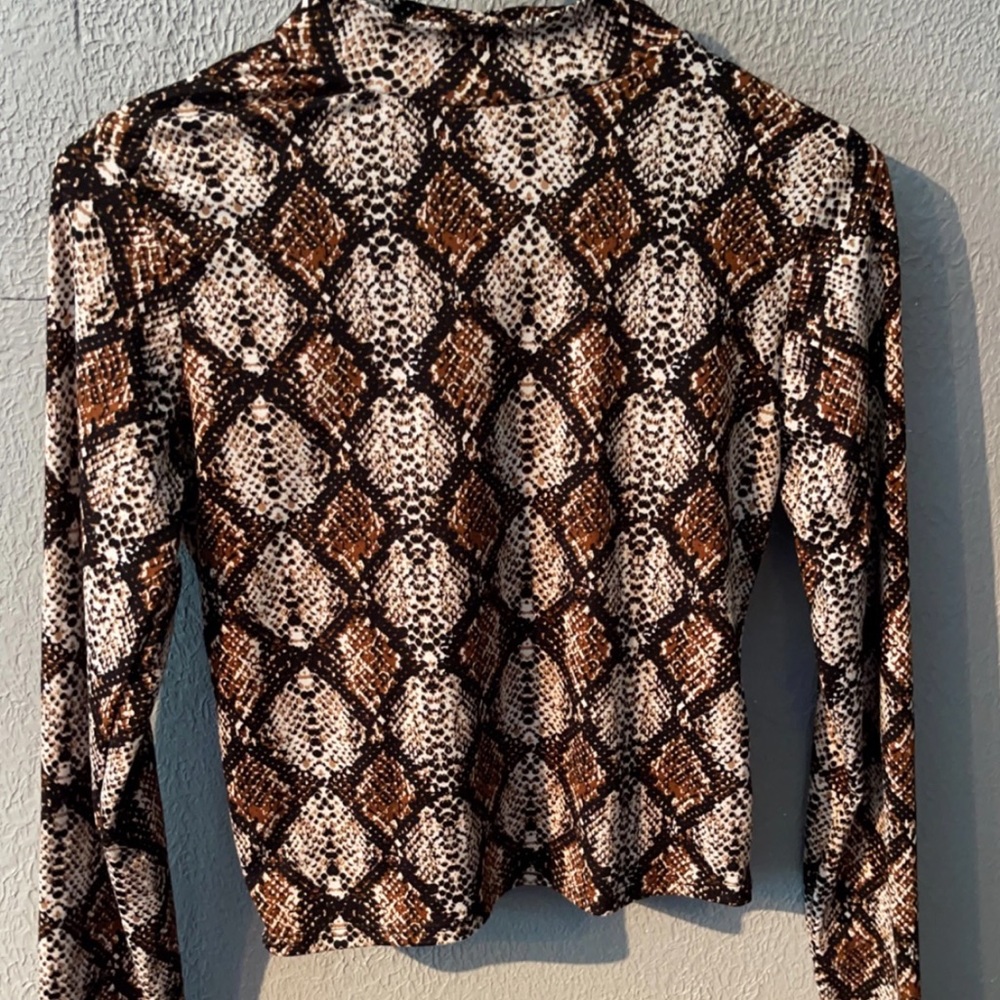 Cropped Turtle Neck Shirt